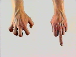 Eric Lanz, Les mains, installation vidéo pour moniteurs (1994) - Image : Saint-Gervais Images (Vitrines), Genève, 1997