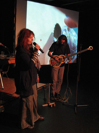 Michael Egger et Maté Colin in demonstration with Videobass, an instruments that produces video